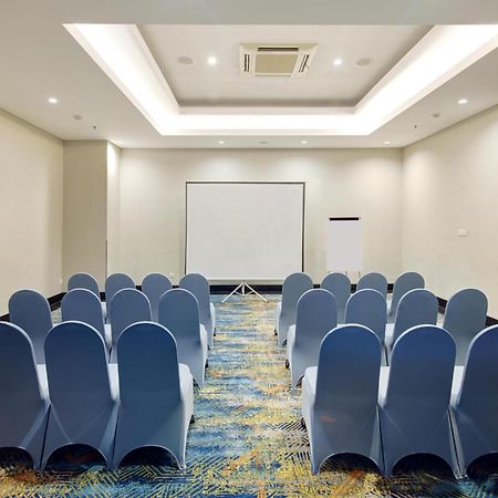 Aston Inn Pantai Losari Makassar Eksteriør bilde