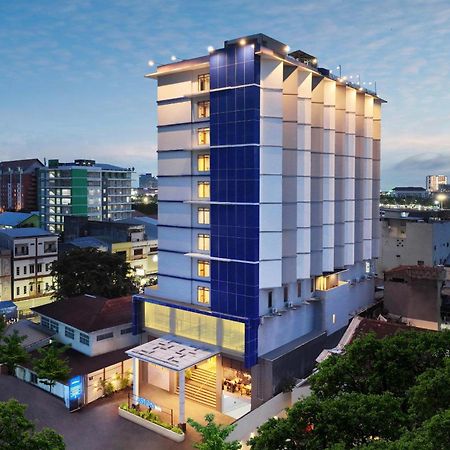 Aston Inn Pantai Losari Makassar Eksteriør bilde