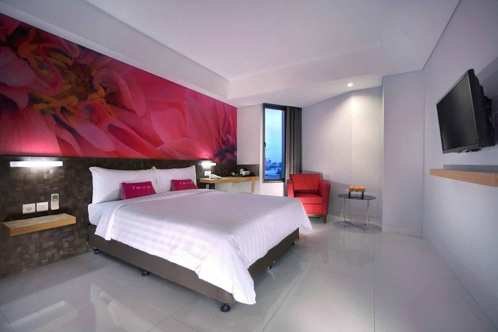 Aston Inn Pantai Losari Makassar Eksteriør bilde