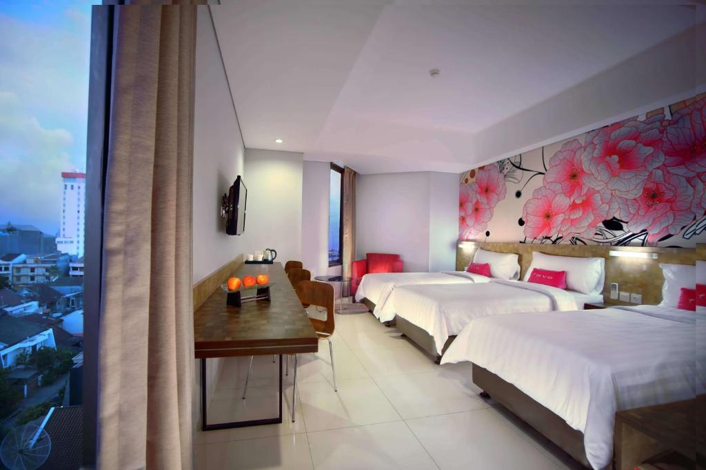 Aston Inn Pantai Losari Makassar Eksteriør bilde