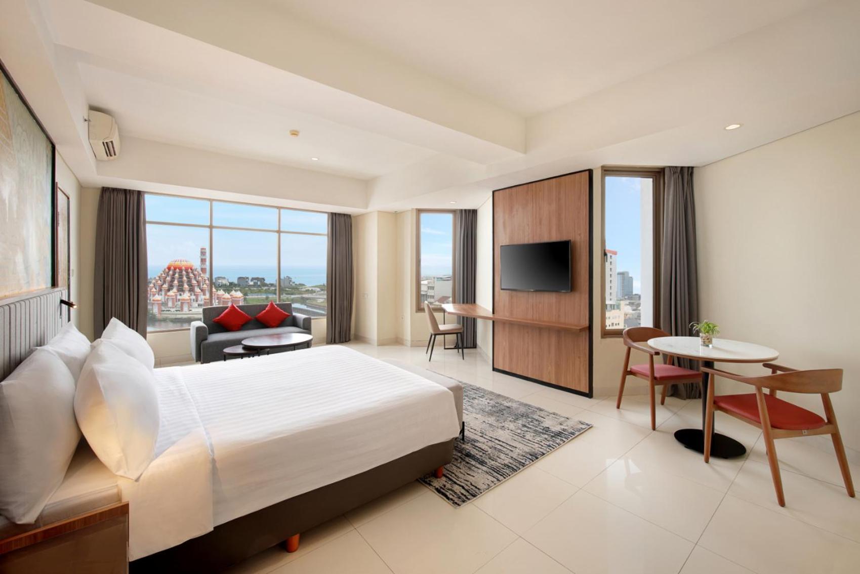 Aston Inn Pantai Losari Makassar Eksteriør bilde