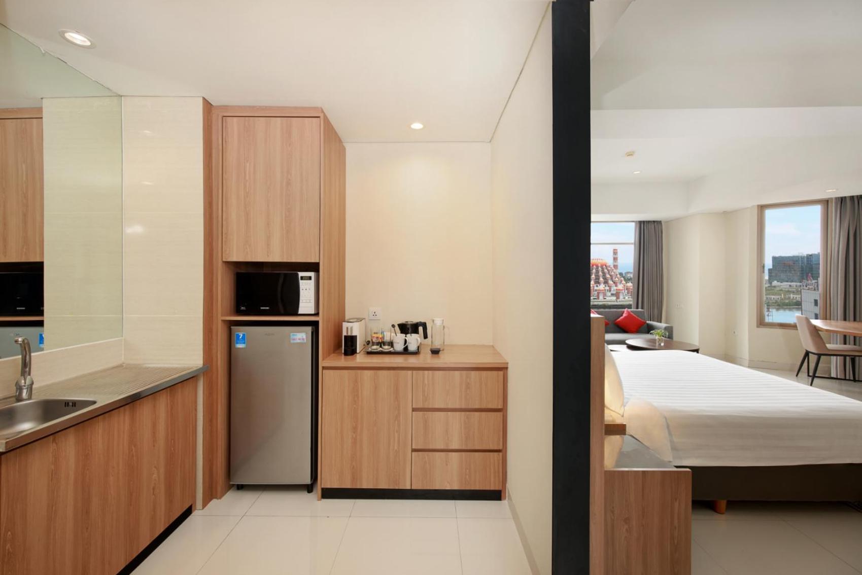 Aston Inn Pantai Losari Makassar Eksteriør bilde