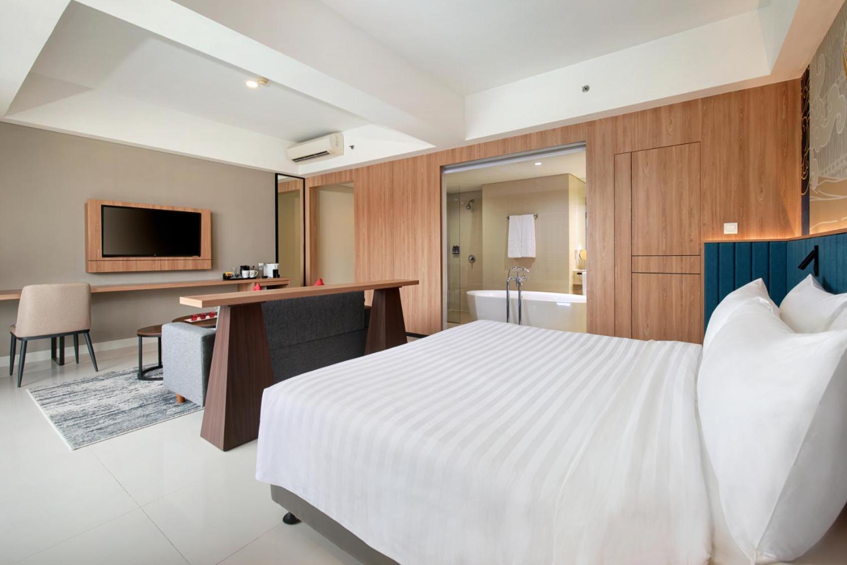 Aston Inn Pantai Losari Makassar Eksteriør bilde