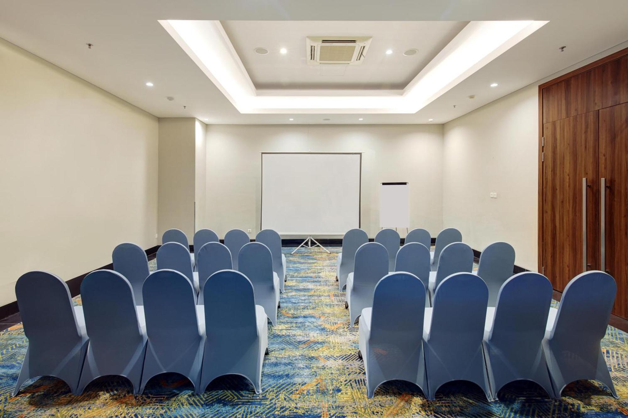 Aston Inn Pantai Losari Makassar Eksteriør bilde