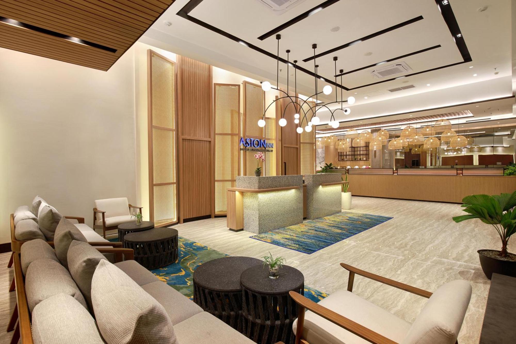 Aston Inn Pantai Losari Makassar Eksteriør bilde